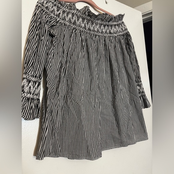 Max Azria Max sport off the shoulder - Picture 1 of 2